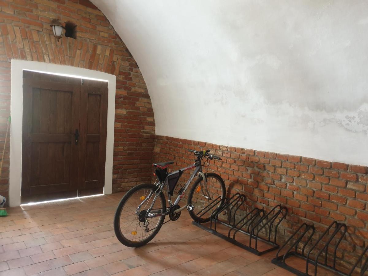 Apartmany In Veritas Mikulov Luaran gambar